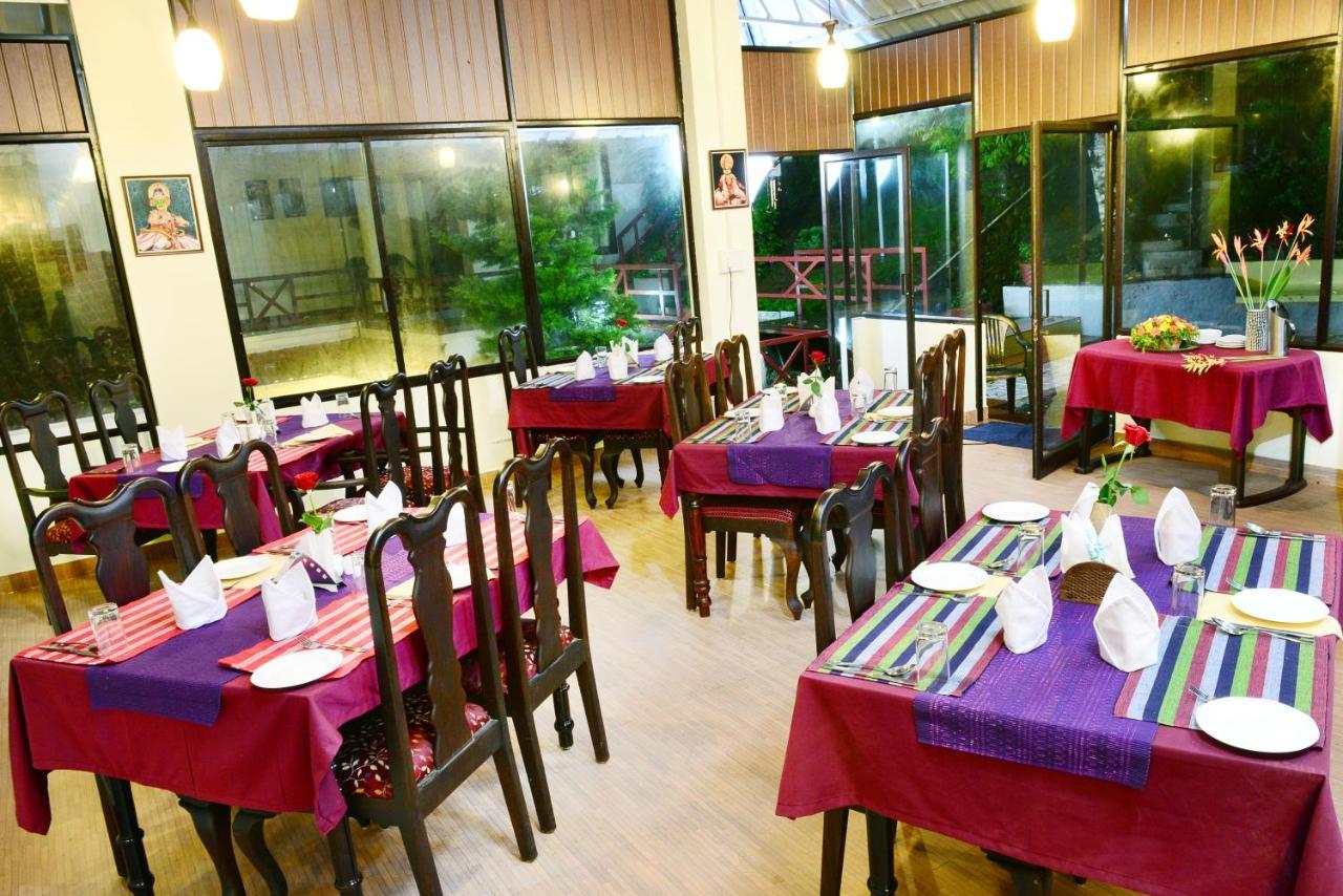 Hotel Violet Woods à Munnar Extérieur photo